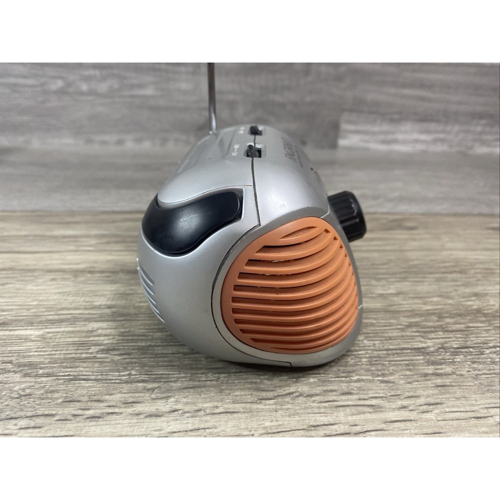 Fingerhut Portable AM/FM Radio Unisex OS Silver Orange Good Retro Y2K Analog - Picture 6 of 10